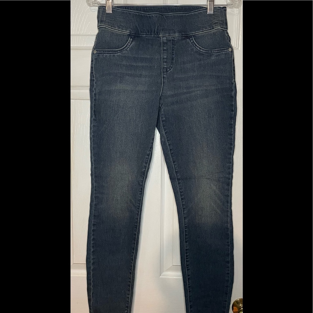 Women’s size 6 VeraWang Jeggings
